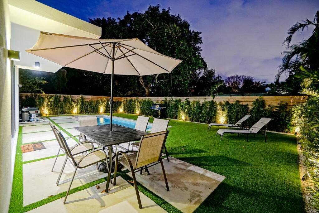 הוילה מיאמי Design House -Heated Pool -Big Yard -Gated Parking מראה חיצוני תמונה
