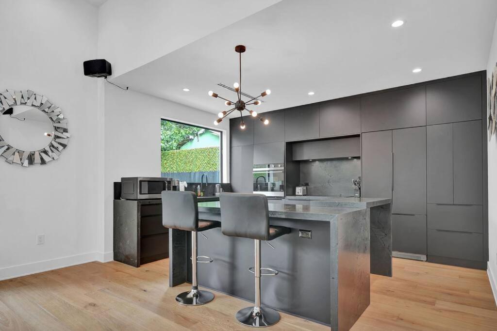 הוילה מיאמי Design House -Heated Pool -Big Yard -Gated Parking מראה חיצוני תמונה