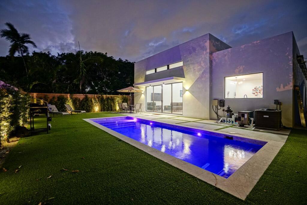 הוילה מיאמי Design House -Heated Pool -Big Yard -Gated Parking מראה חיצוני תמונה