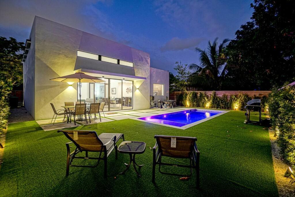 הוילה מיאמי Design House -Heated Pool -Big Yard -Gated Parking מראה חיצוני תמונה