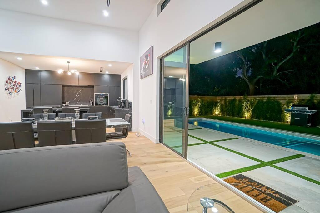 הוילה מיאמי Design House -Heated Pool -Big Yard -Gated Parking מראה חיצוני תמונה