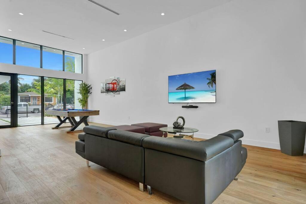 הוילה מיאמי Design House -Heated Pool -Big Yard -Gated Parking מראה חיצוני תמונה